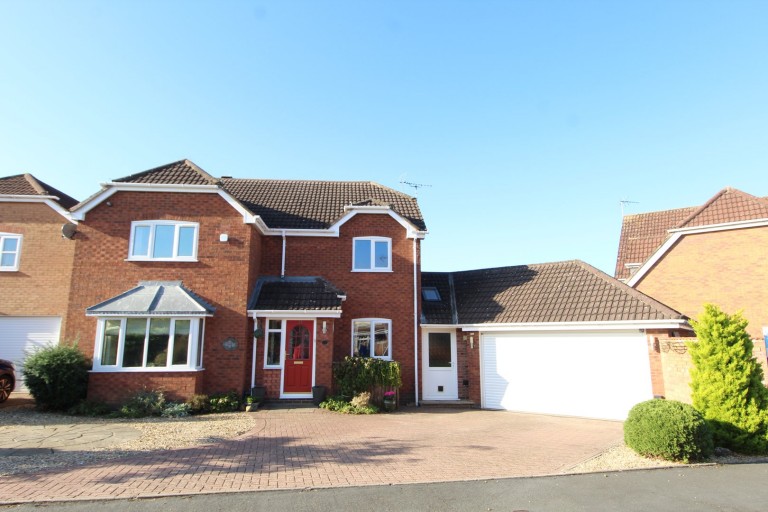 Almond Way, Lutterworth