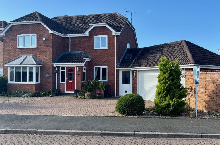 Almond Way, Lutterworth