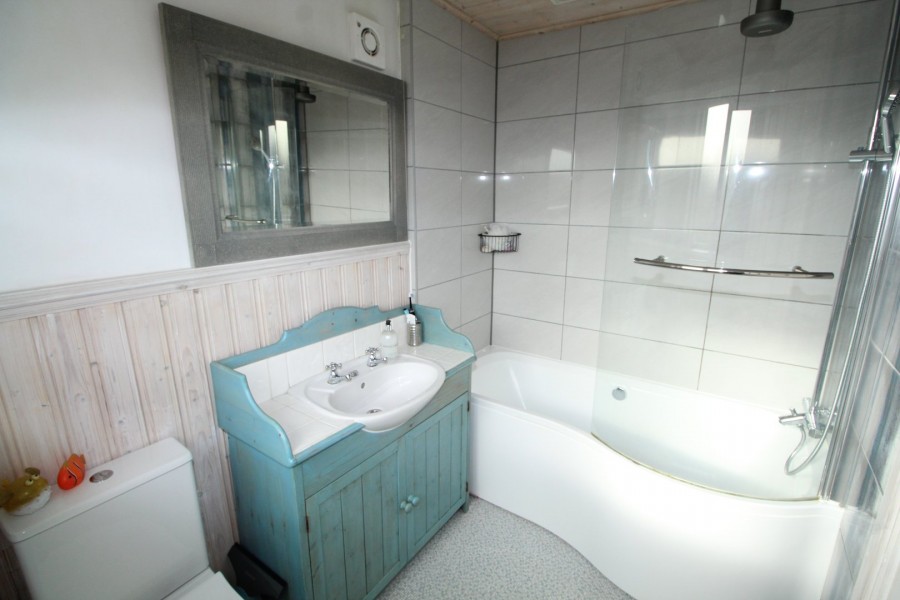 Images for Laburnum Avenue, Lutterworth