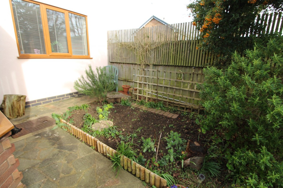 Images for Laburnum Avenue, Lutterworth