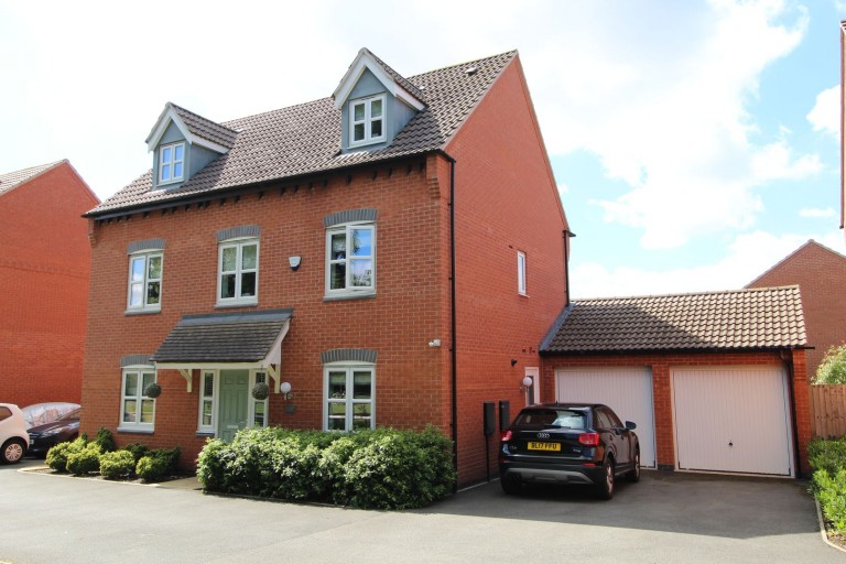 Leaders Way, Lutterworth