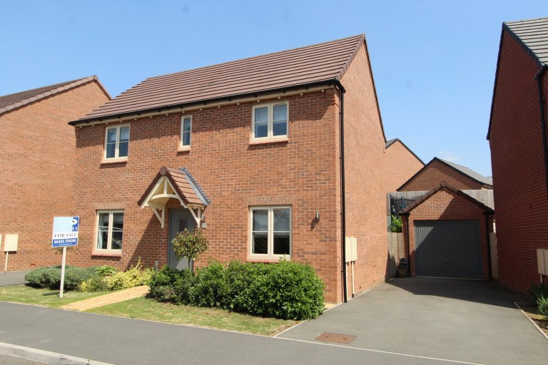 Broadleaf Road, Lutterworth