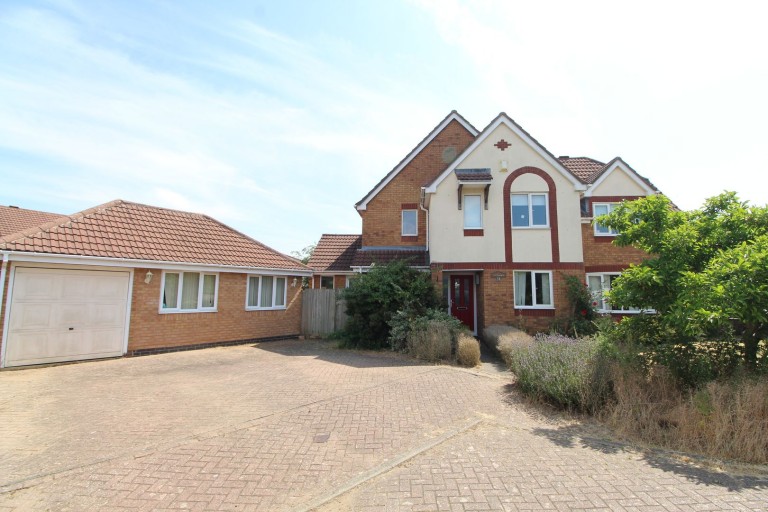 Almond Way, Lutterworth, Leicestershire